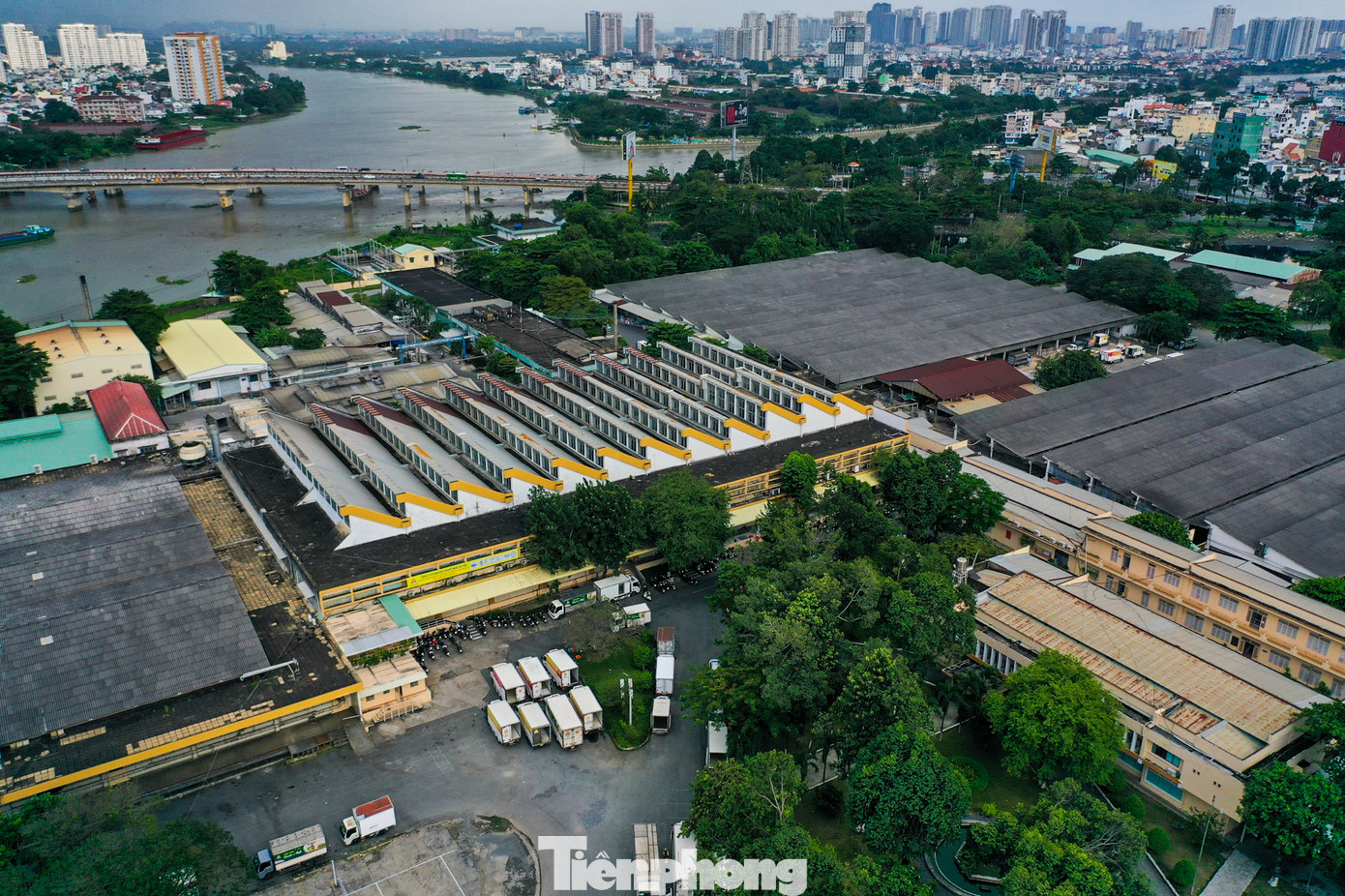 Trong thời gian chờ thực hiện di dời và bàn giao, giao Sở Tài nguyên - Môi trường xem xét, xử lý việc cho thuê ngắn hạn khu đất trên. Đồng thời, lưu ý hướng dẫn Công ty Vissan đối với hoạt động xả thải ra môi trường.