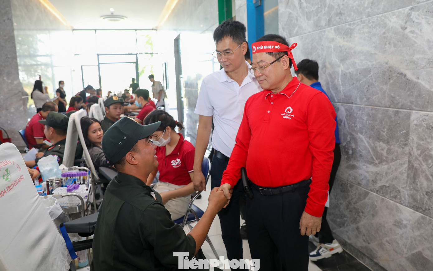 Sáng 3/12, tại trường Đại học Văn Hiến (TPHCM) đã diễn ra chương trình Chủ nhật Đỏ với chủ đề “Hiến máu cứu người - Sinh mệnh của bạn và tôi” lần thứ 16 năm 2024.