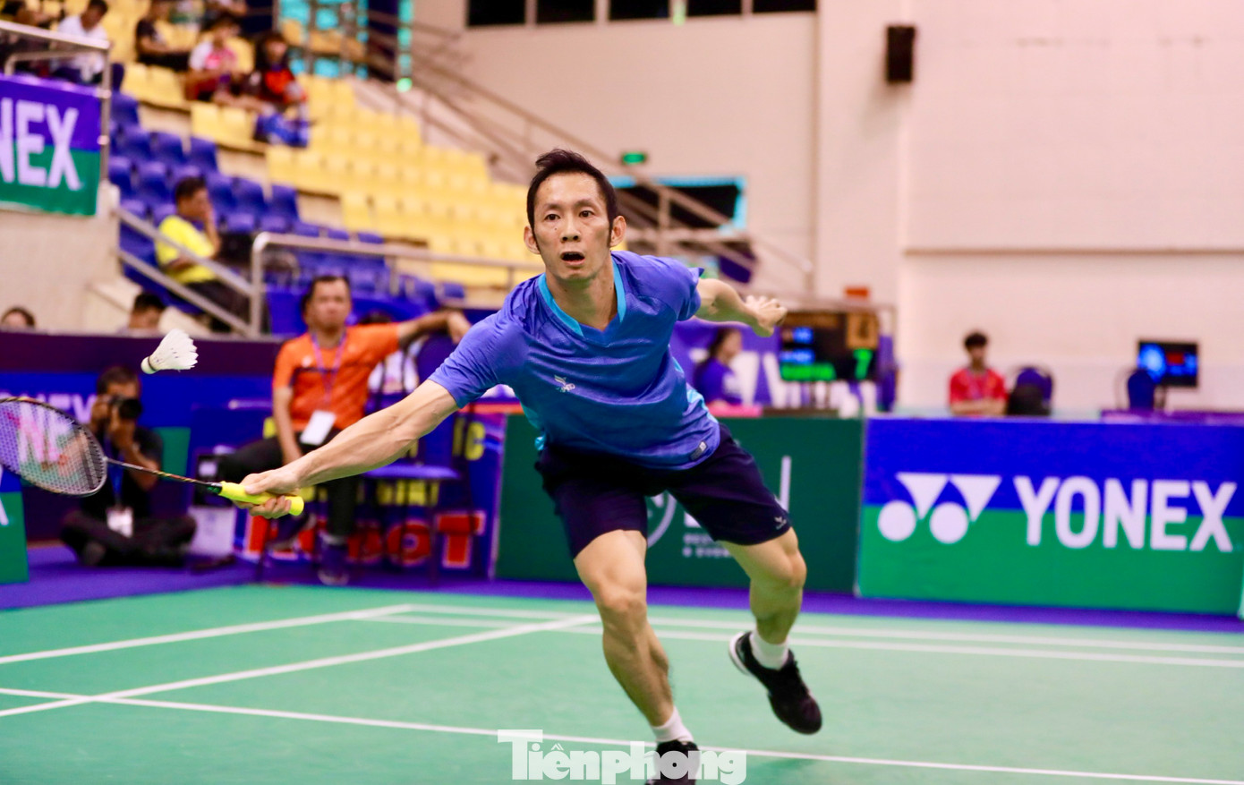 Tiến Minh với nỗ lực không biết mệt mỏi cùng tinh thần chiến đấu ngoan cường đã có được 6 điểm liên tục. Tuy nhiên, Ting Yen Chen đã kịp giành phần thắng sát nút 21-19.