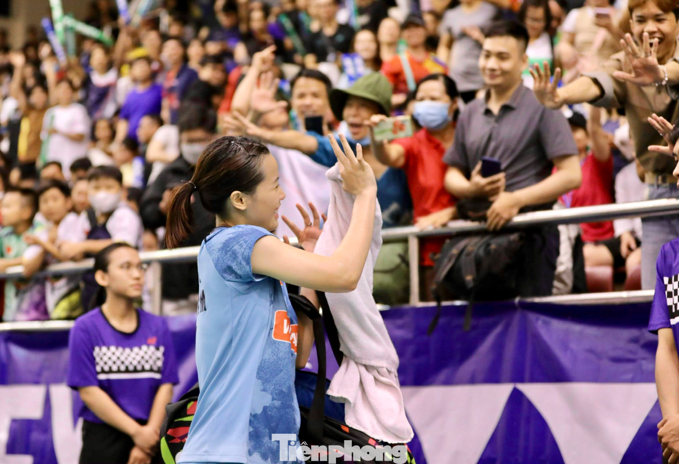 NTĐ Nguyễn Du như nổ tung sau khi chứng kiến màn lội ngược dòng nghẹt thở của Thuỳ Linh.