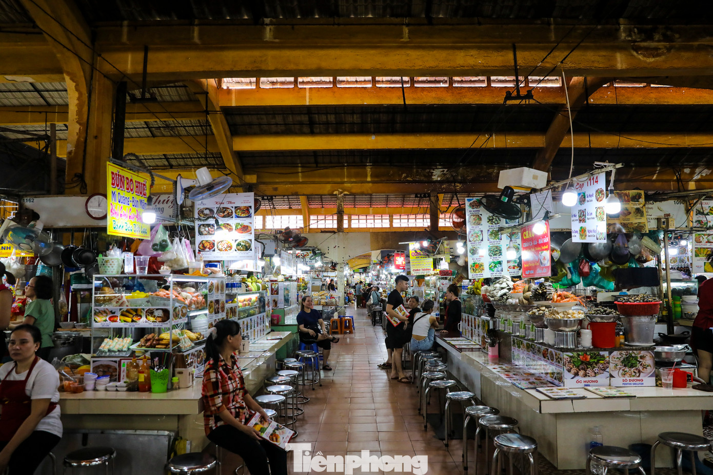 Nhiều tiểu thương chia sẻ, nhiều hạng mục của chợ xuống cấp gây mất thẩm mỹ, cảnh quan không xứng tầm với vị thế của một ngôi chợ lâu đời nằm ở giữa trung tâm thành phố.