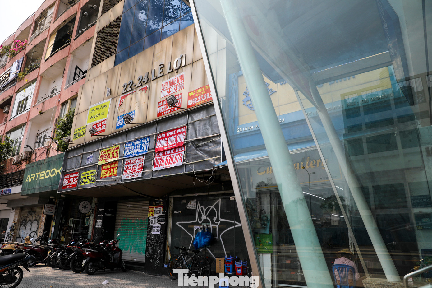 Kinh tế còn nhiều khó khăn, sức mua sụt giảm, người dân quản lý chặt chi tiêu đã ảnh hưởng không nhỏ đến hoạt động kinh doanh.