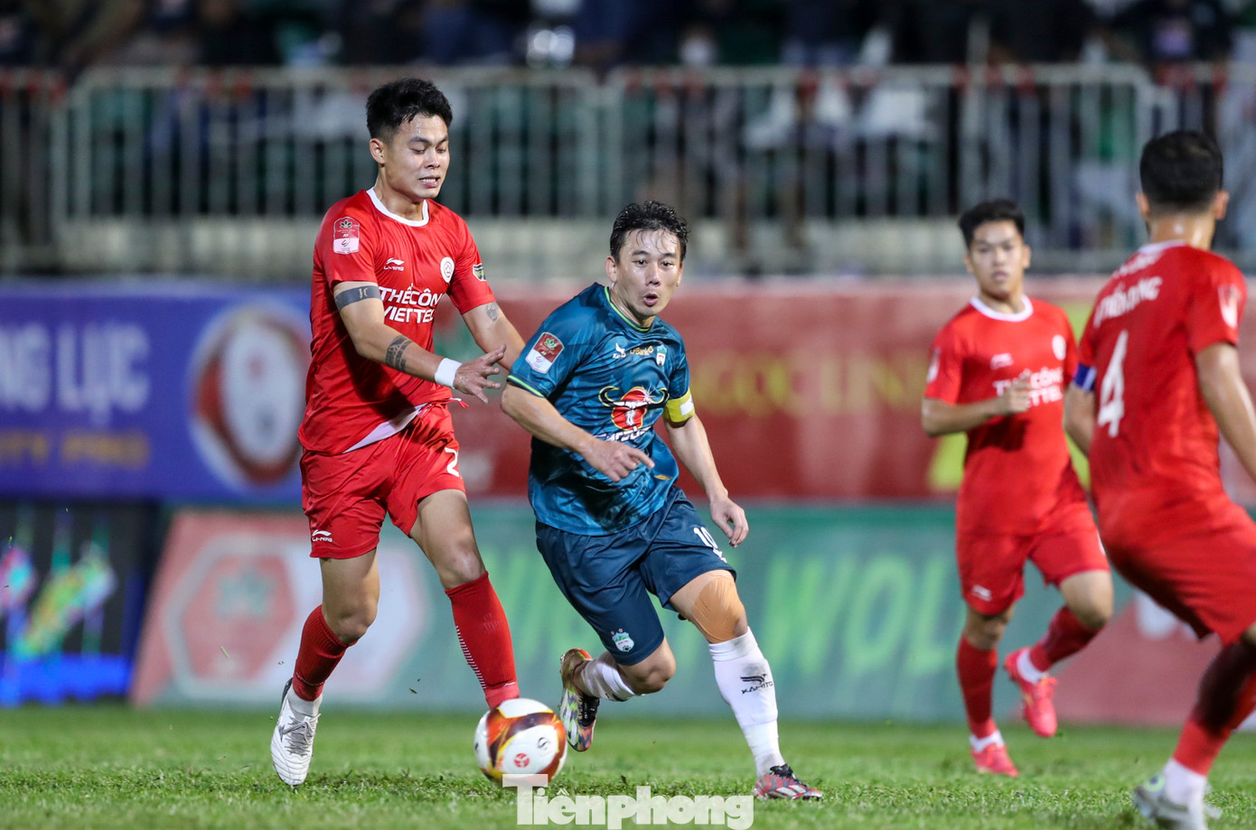 Mặc dù rất nỗ lực ở những phút cuối hiệp 2 nhưng HAGL vẫn không thể có bàn gỡ hoà và đành chấp nhận thất bại 1-2 trước Thể Công Viettel.