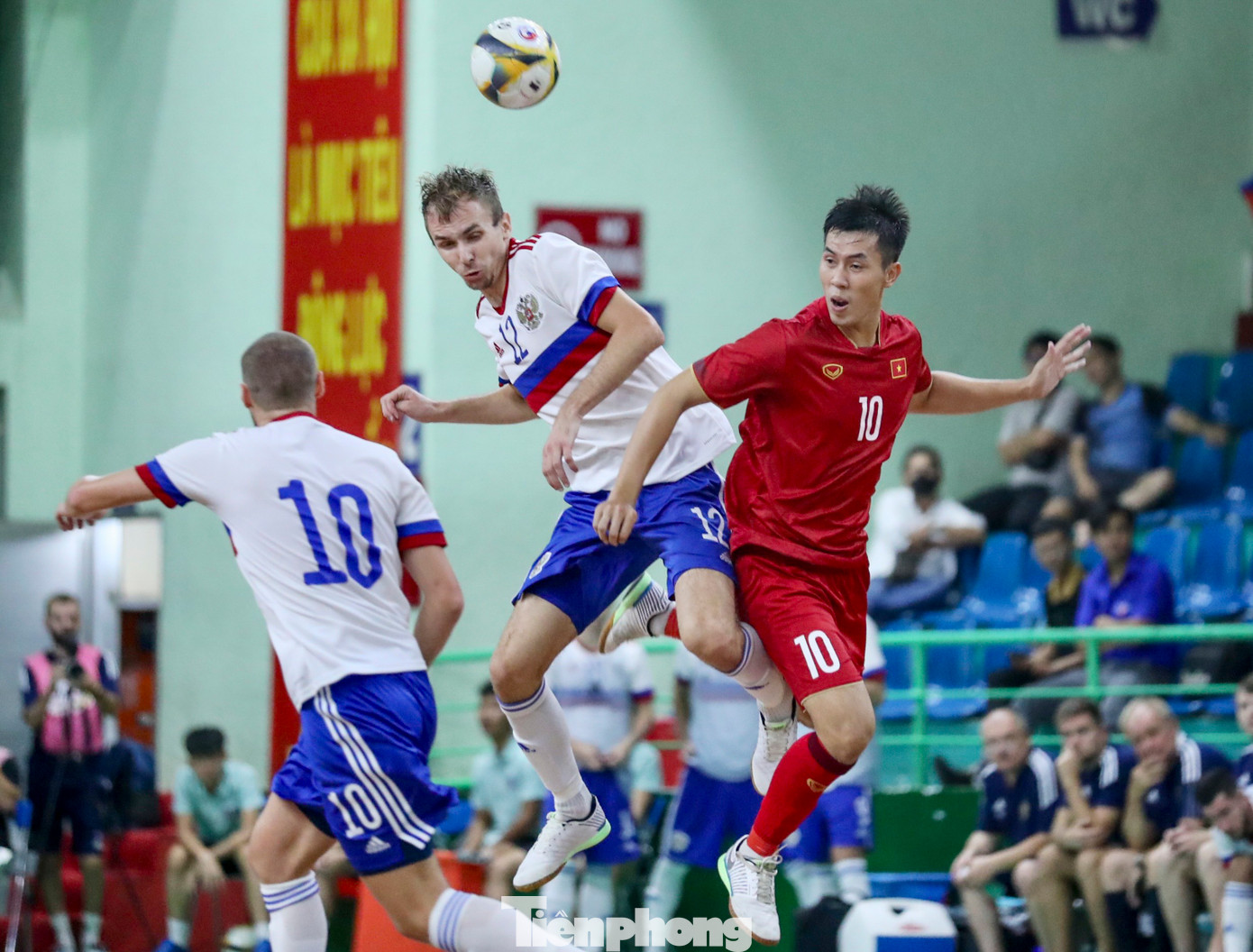 Thầy trò HLV Diego Giustozzi gặp lại đối thủ đầy duyên nợ là tuyển Nga, đội từng loại tuyển Việt Nam 2 lần liên tiếp ở vòng 1/8 World Cup 2016 và 2021.