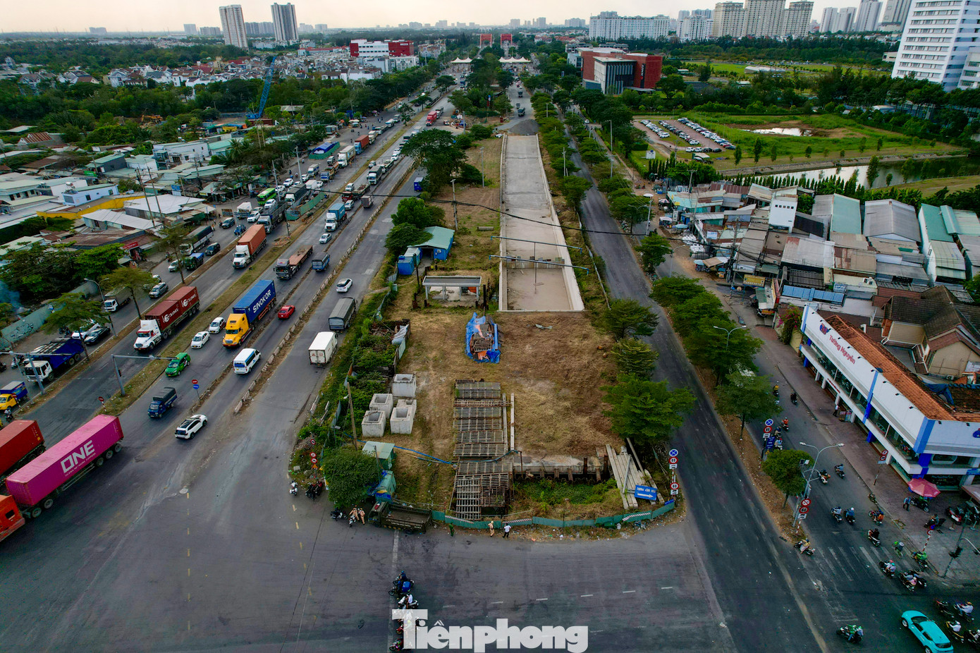 Dự án đã từng bị UBND TPHCM nhắc nhở về vấn đề chậm tiến độ, yêu cầu Sở Xây dựng đưa ra biện pháp khắc phục.