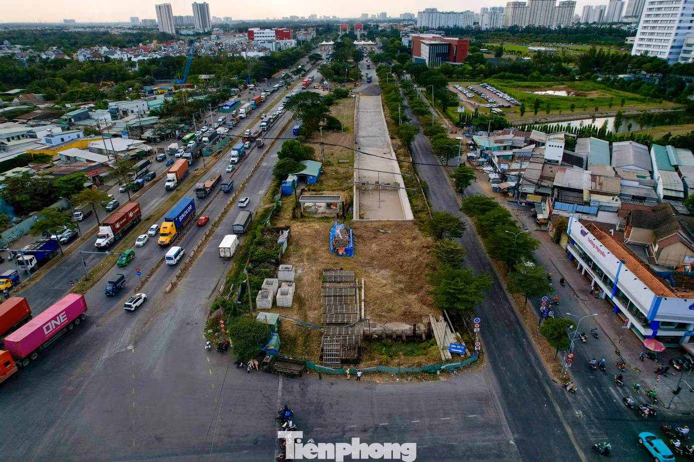 Dự án đã từng bị UBND TPHCM nhắc nhở về vấn đề chậm tiến độ, yêu cầu Sở Xây dựng đưa ra biện pháp khắc phục.
