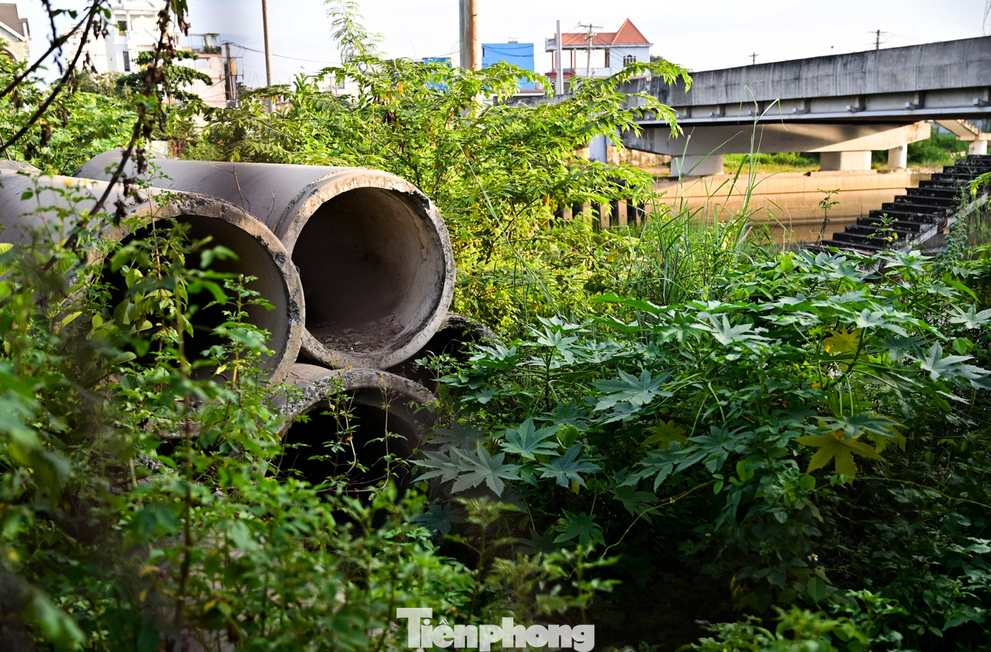 Theo lãnh đạo Sở Giao thông Vận tải, từ cuối năm 2018 dự án đã thực hiện khoảng 70% khối lượng, nhưng đình trệ đến nay một phần do vướng mặt bằng.