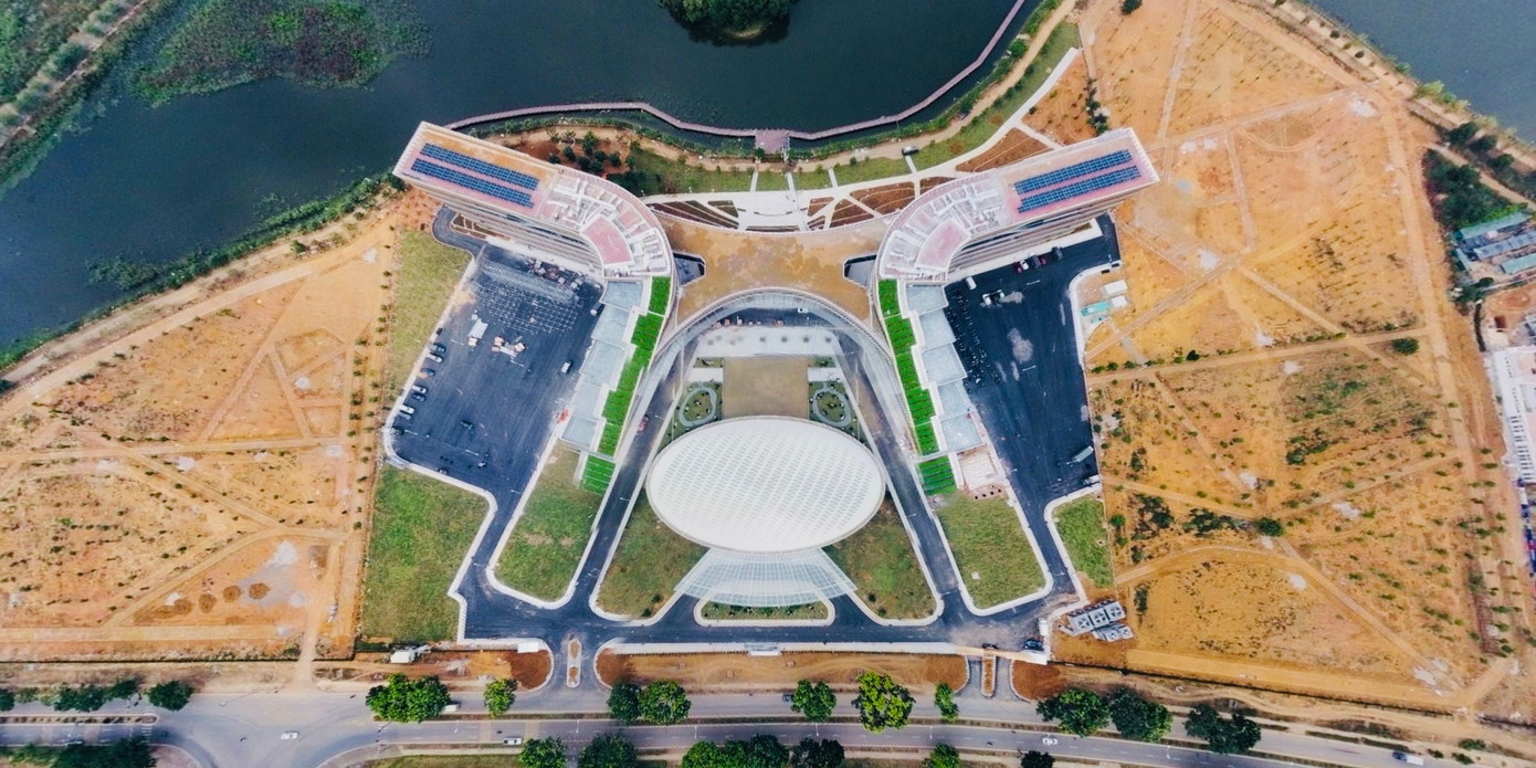 Tổng kinh phí xây dựng cơ sở mới của NIC Hòa Lạc là 750 tỷ đồng với không gian mở và thiết kế xanh; có hệ thống điện mặt trời áp mái nhằm giải quyết một phần nhu cầu năng lượng cho tòa nhà. Có 8 lĩnh vực trọng tâm của NIC là: Nhà máy thông minh, đô thị thông minh, nội dung số, an ninh mạng, công nghệ môi trường, công nghệ y tế, công nghiệp bán dẫn và công nghệ hydrogen.