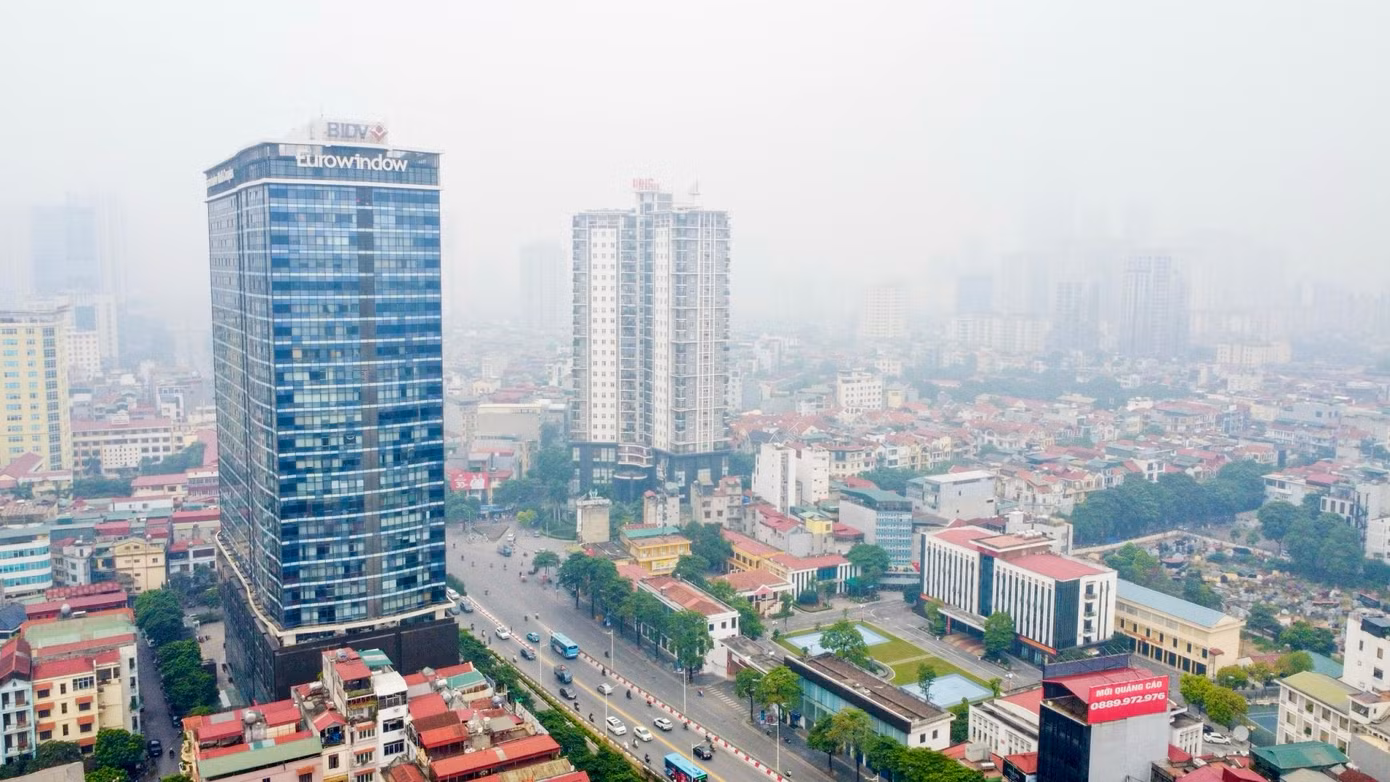 Không chỉ ở Thủ đô, nhiều tỉnh ở miền Bắc cũng ghi nhận mức độ ô nhiễm không khí nghiêm trọng với hầu hết các điểm đo ở ngưỡng đỏ và tím. Không chỉ ở Thủ đô, nhiều tỉnh ở miền Bắc cũng ghi nhận mức độ ô nhiễm không khí nghiêm trọng với hầu hết các điểm đo ở ngưỡng đỏ và tím.