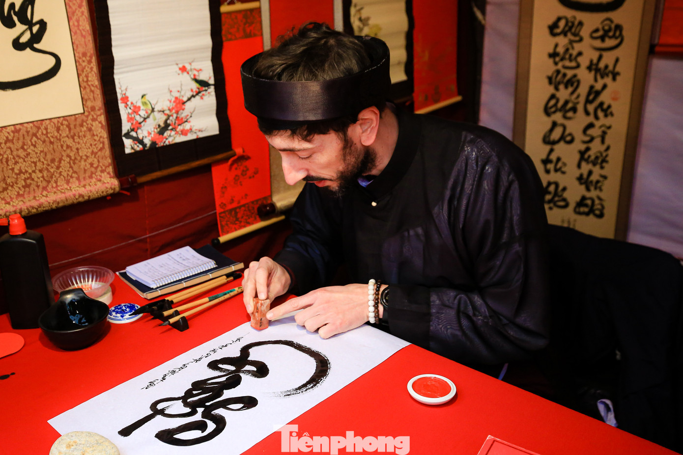 Anh chọn cho mình cái tên tiếng Việt là Trường Giang để mọi người dễ gọi, dễ nhớ. Anh chọn cho mình cái tên tiếng Việt là Trường Giang để mọi người dễ gọi, dễ nhớ.