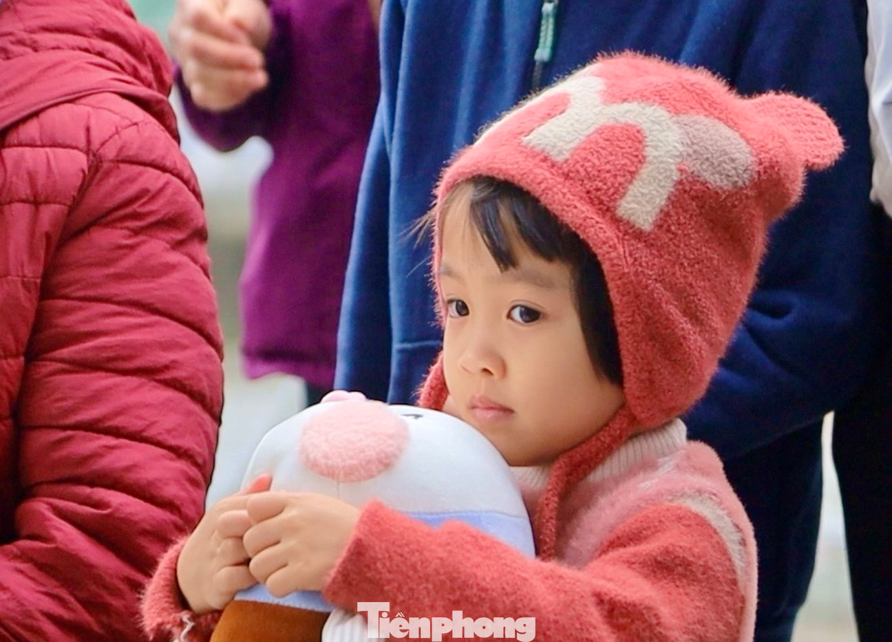 Rất nhiều gia đình đã đưa các bạn nhỏ đến vui chơi, chụp ảnh check-in và thưởng thức món ăn đặc sắc.