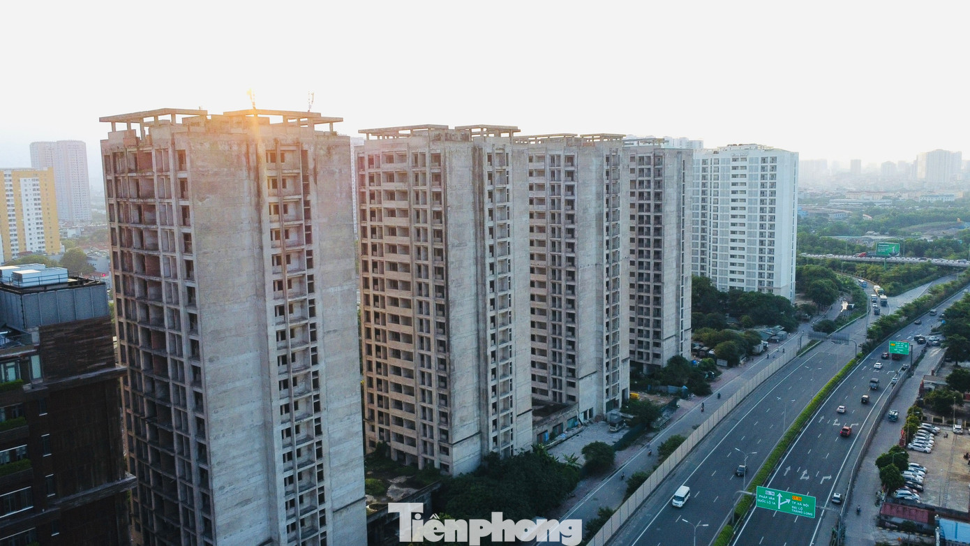 Để sử dụng hiệu quả các khối nhà còn lại, hồi tháng 3 vừa qua, Hà Nội cho biết sẽ dành hơn 220 tỉ đồng để hoàn thành và điều chỉnh các hạng mục vài tòa nhà thành nhà ở xã hội cho thuê.