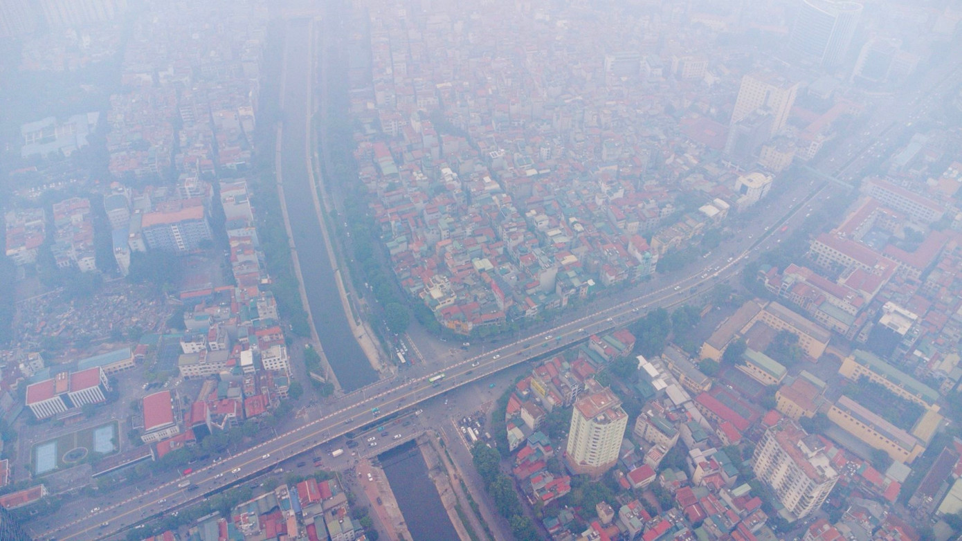 Thời điểm 6h30 sáng 22/11, các ứng dụng theo dõi chất lượng không khí đều ghi nhận mức độ ô nhiễm tại Hà Nội ở ngưỡng đỏ (có hại) và ngưỡng tím (rất có hại cho sức khỏe con người), cá biệt một vài nơi lên ngưỡng nguy hại (ngưỡng nguy hiểm nhất do ô nhiễm không khí). Thời điểm 6h30 sáng 22/11, các ứng dụng theo dõi chất lượng không khí đều ghi nhận mức độ ô nhiễm tại Hà Nội ở ngưỡng đỏ (có hại) và ngưỡng tím (rất có hại cho sức khỏe con người), cá biệt một vài nơi lên ngưỡng nguy hại (ngưỡng nguy hiểm nhất do ô nhiễm không khí).