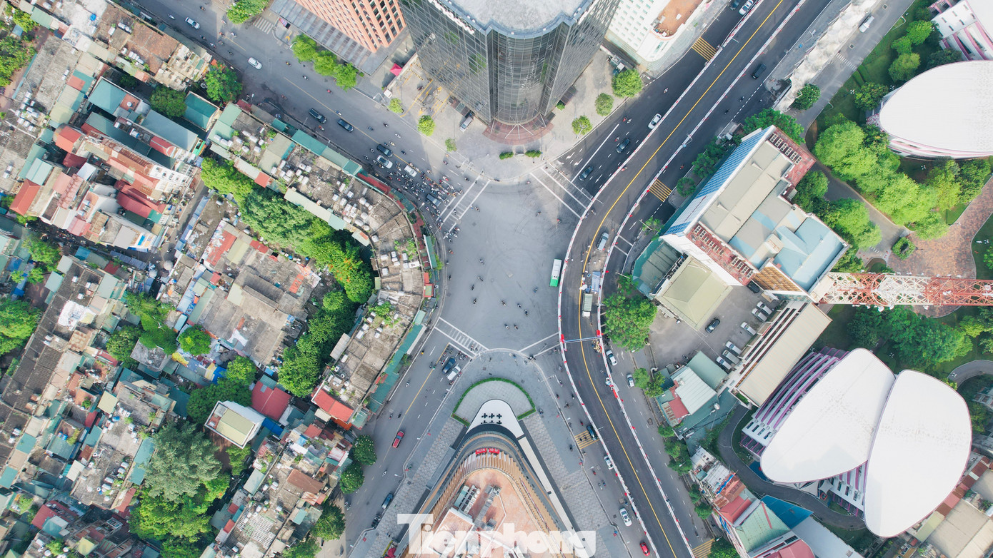 Công trình trọng điểm này dài hơn 318 m, được khởi công từ tháng 10.2021, với tổng vốn đầu tư gần 150 tỉ đồng từ nguồn vốn ngân sách thành phố Hà Nội.