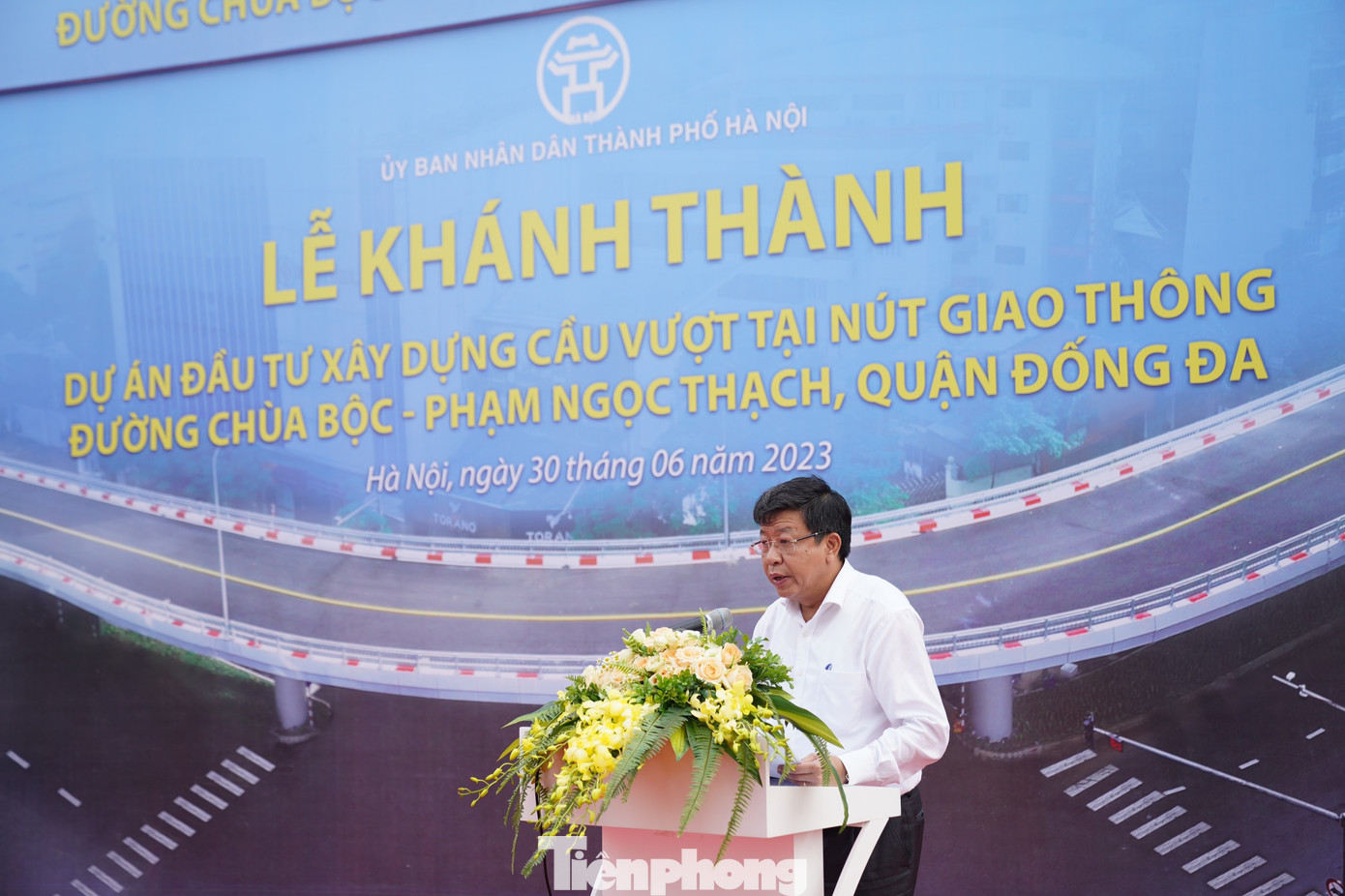 Ông Dương Đức Tuấn, Phó Chủ tịch UBND TP.Hà Nội cho biết, dự án xây dựng cầu vượt tại nút giao thông đường Chùa Bộc - Phạm Ngọc Thạch, quận Đống Đa là một trong những công trình giao thông trọng điểm của Thành phố Hà Nội giai đoạn 2016-2020 theo Nghị quyết số 08 của HĐND Thành phố.