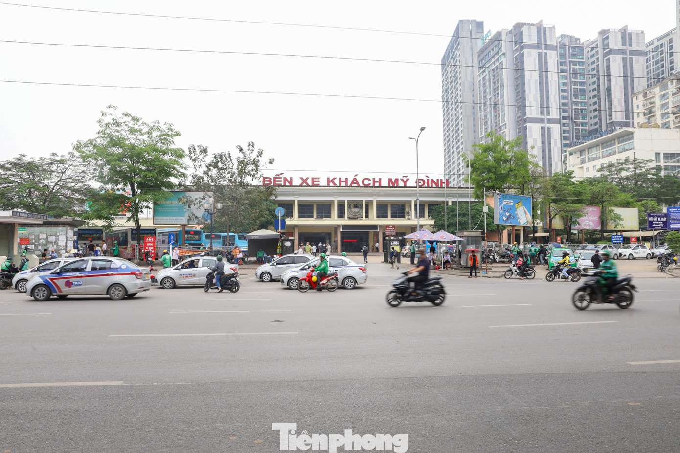 Một số tuyến xe khách được dự báo sẽ có lượng hành khách tăng mạnh, trong đó có Hà Giang, Quảng Ninh, Nam Định, Ninh Bình, Thanh Hoá, Thái Bình, Lào Cai, Sơn La, thời gian lượng hành khách sẽ bắt đầu đông dần lên từ chiều tối ngày 28/4 đến hết ngày 4/5/2023.