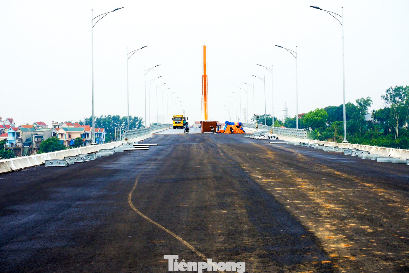 Cây cầu có ý nghĩa quan trọng với sự phát triển kinh tế - xã hội của hai tỉnh khi kết nối giao thông, thúc đẩy giao thương cho hai địa phương.