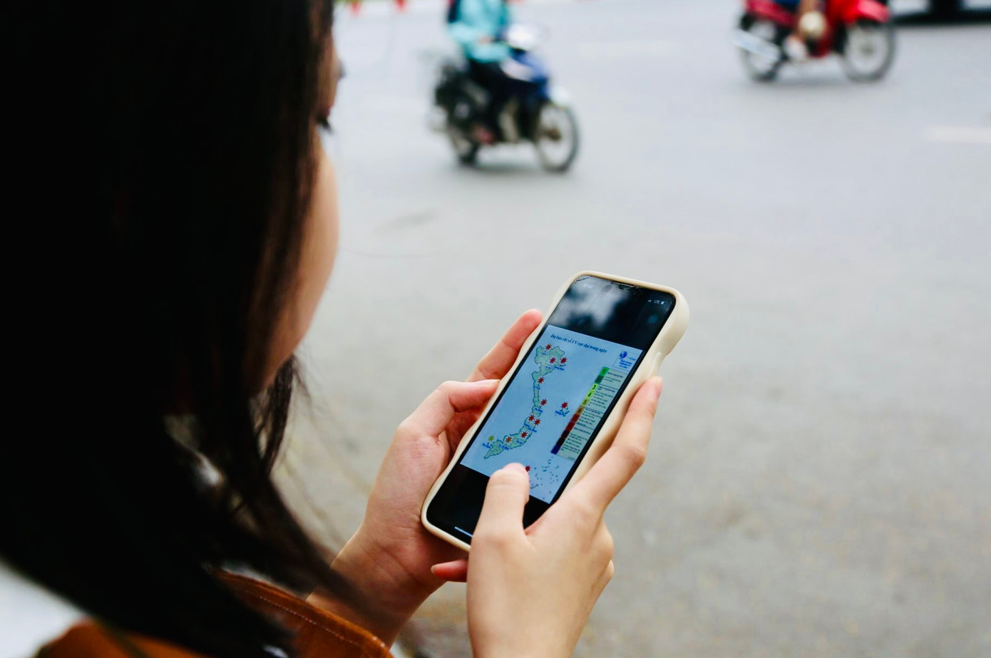 Vào thời điểm đó, các hệ thống theo dõi chất lượng không khí ghi nhận hiển thị tình trạng ô nhiễm không khí bao phủ khắp Hà Nội. Vào thời điểm đó, các hệ thống theo dõi chất lượng không khí ghi nhận hiển thị tình trạng ô nhiễm không khí bao phủ khắp Hà Nội.