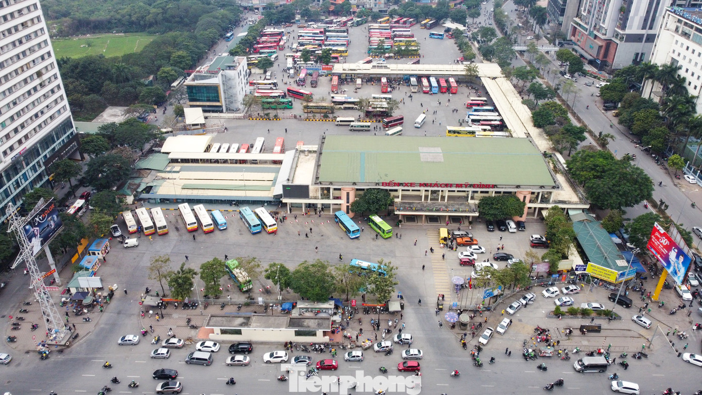 Theo ghi nhận của PV báo Tiền Phong, từ 15h ngày 18/1 các bến xe ở Hà Nội đã tăng nhiệt.