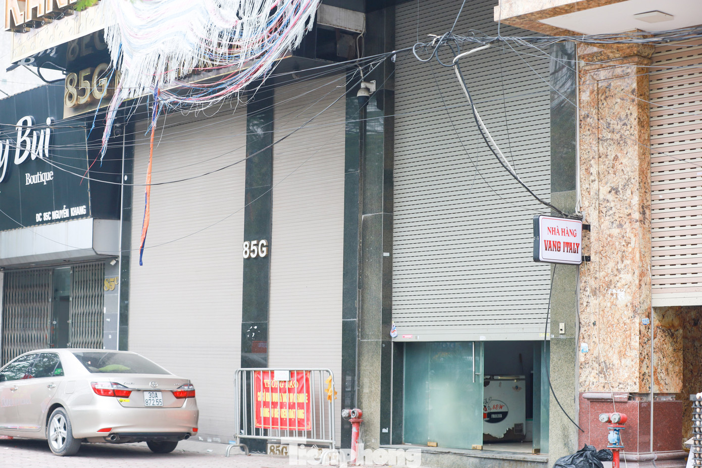 Từ khi có đợt kiểm tra tổng thể về PCCC đến nay tất cả các cơ sở đều nghiêm chỉnh chấp hành lệnh tạm thời đóng cửa, nhưng đã hơn 3 tháng mà chủ các cơ sở vẫn chưa có một văn bản hướng dẫn về PCCC cụ thể nào để khắc phục.