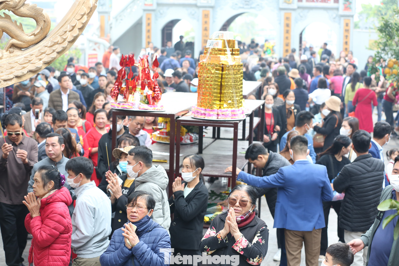 Sau này, bà trở thành hoàng hậu dưới triều Lý, giúp vua giữ gìn kho lương, kinh bang đất nước. Khi bị giặc sát hại, nhân dân đã tưởng nhớ công ơn bà nên lập đền thờ tại núi Kho và đặt tên là Đền Bà Chúa Kho.