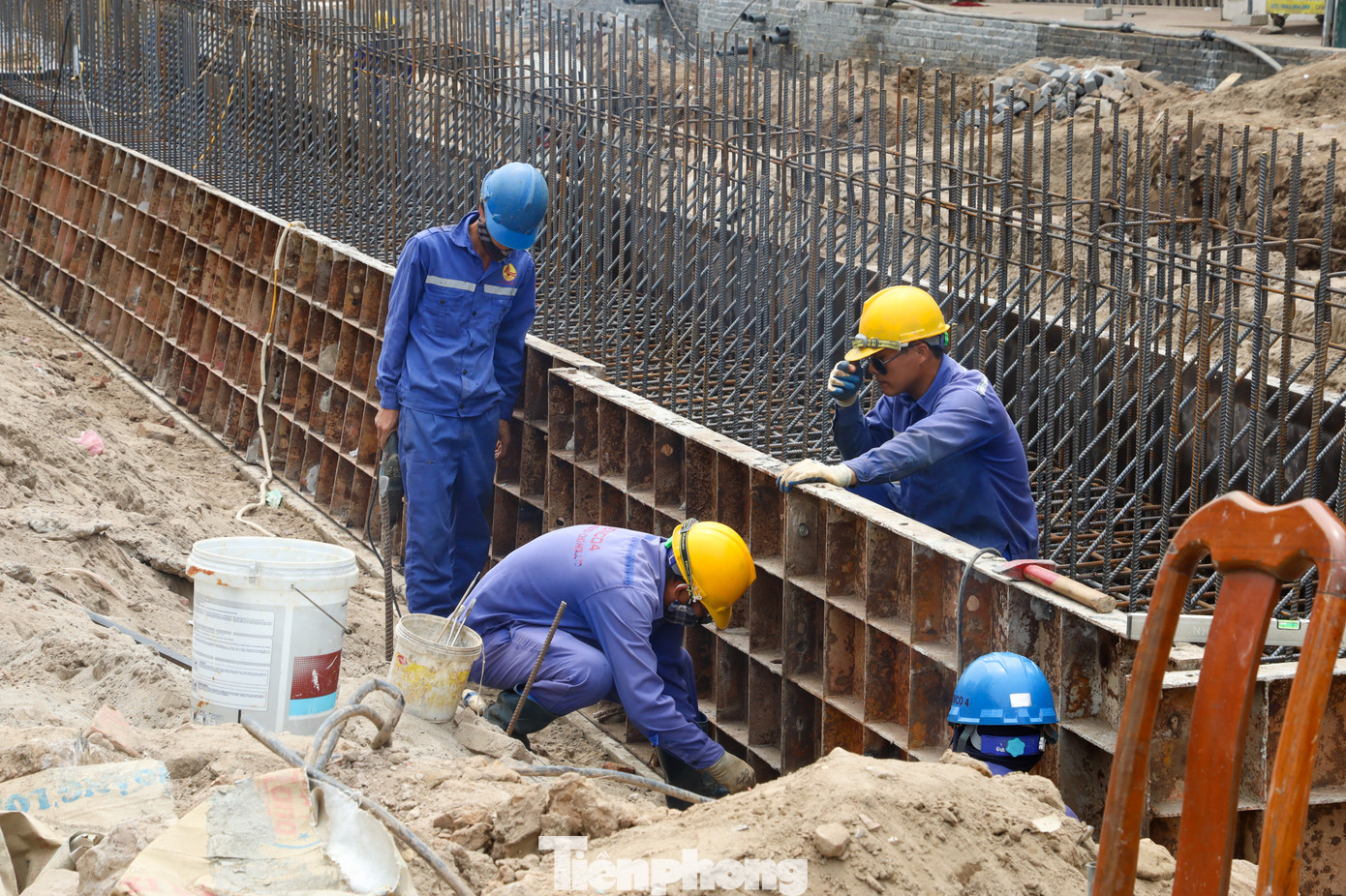 Dự án do Ban Quản lý dự án đầu tư xây dựng công trình giao thông thành phố Hà Nội làm chủ đầu tư; nhà thầu là liên danh Công ty cổ phần Tập đoàn Cienco 4 - Công ty cổ phần Đầu tư và xây dựng công trình 3.