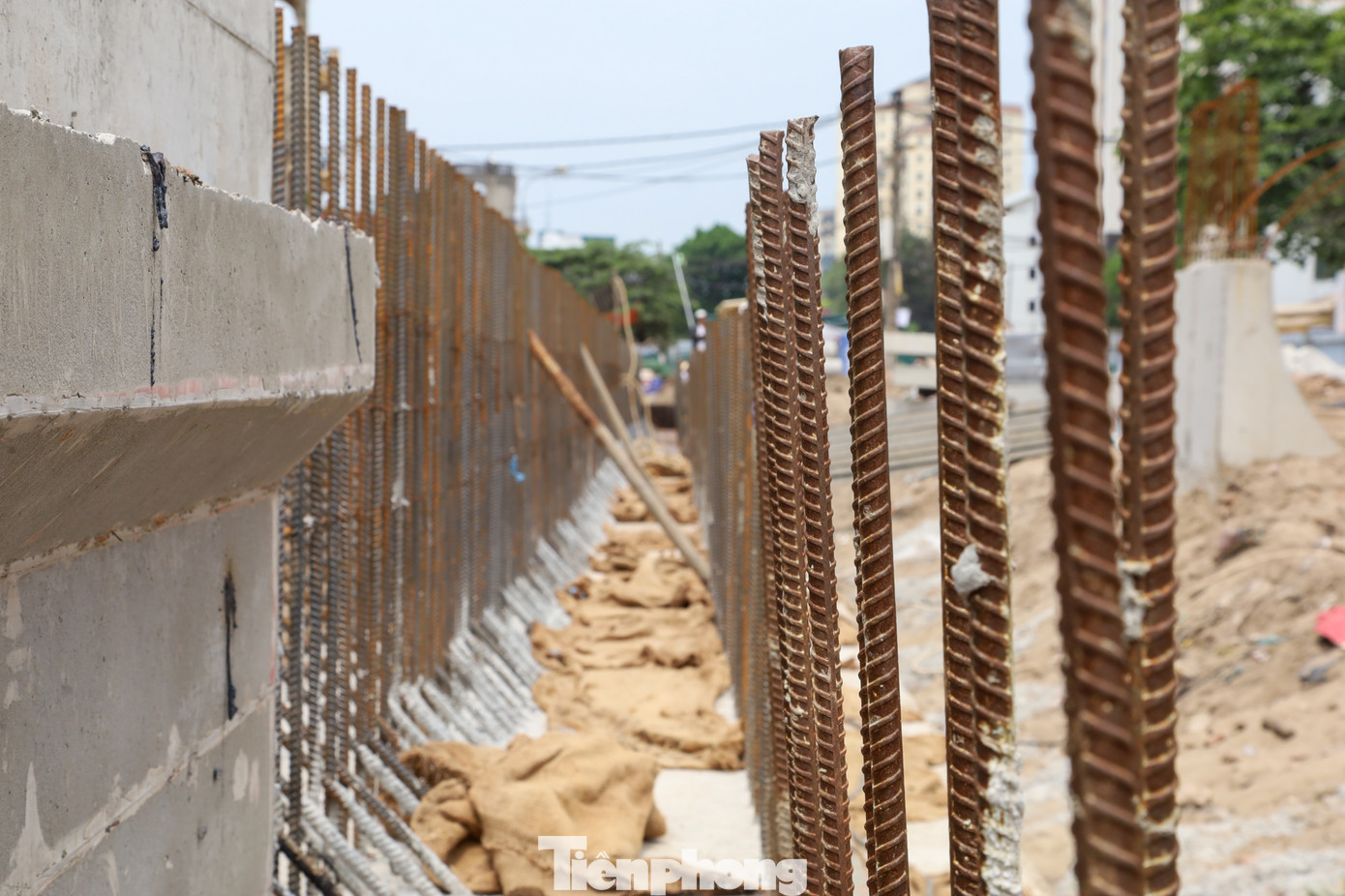 Đây là hầm chui thứ năm tại Thủ đô được xây dựng từ năm 2009 đến nay, sau các hầm Kim Liên - Xã Đàn, Trung Hòa, Thanh Xuân, Lê Văn Lương.