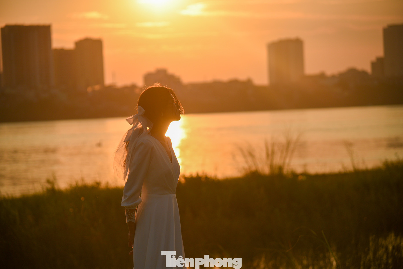 Điểm cắm trại nơi đây còn là địa điểm "săn hoàng hôn" tuyệt đẹp với các bạn trẻ.