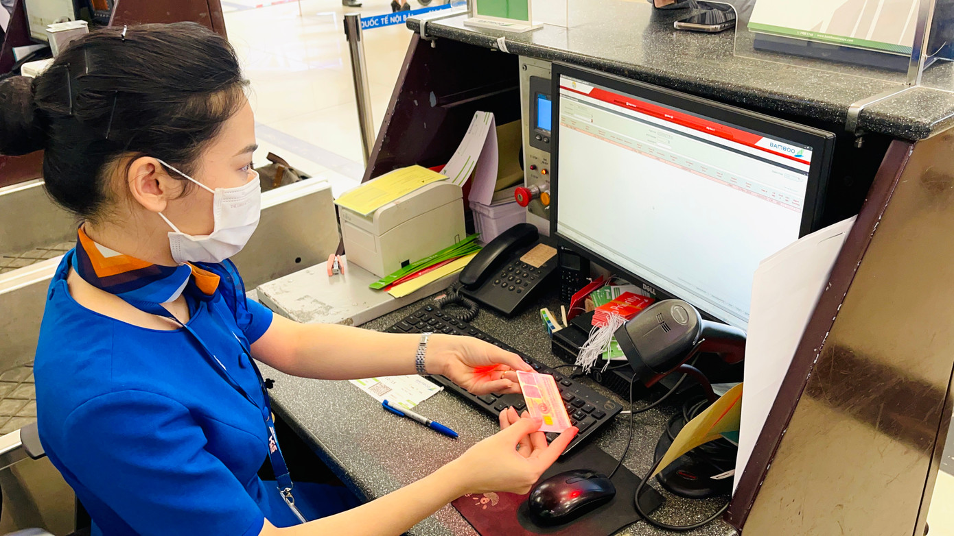 Với quy trình này, hành khách khi làm thủ tục hàng không, chỉ cần xuất trình CCCD gắn chip, quét vào hệ thống sẽ nhận diện được hành khách giúp cho các thủ tục được nhanh chóng.