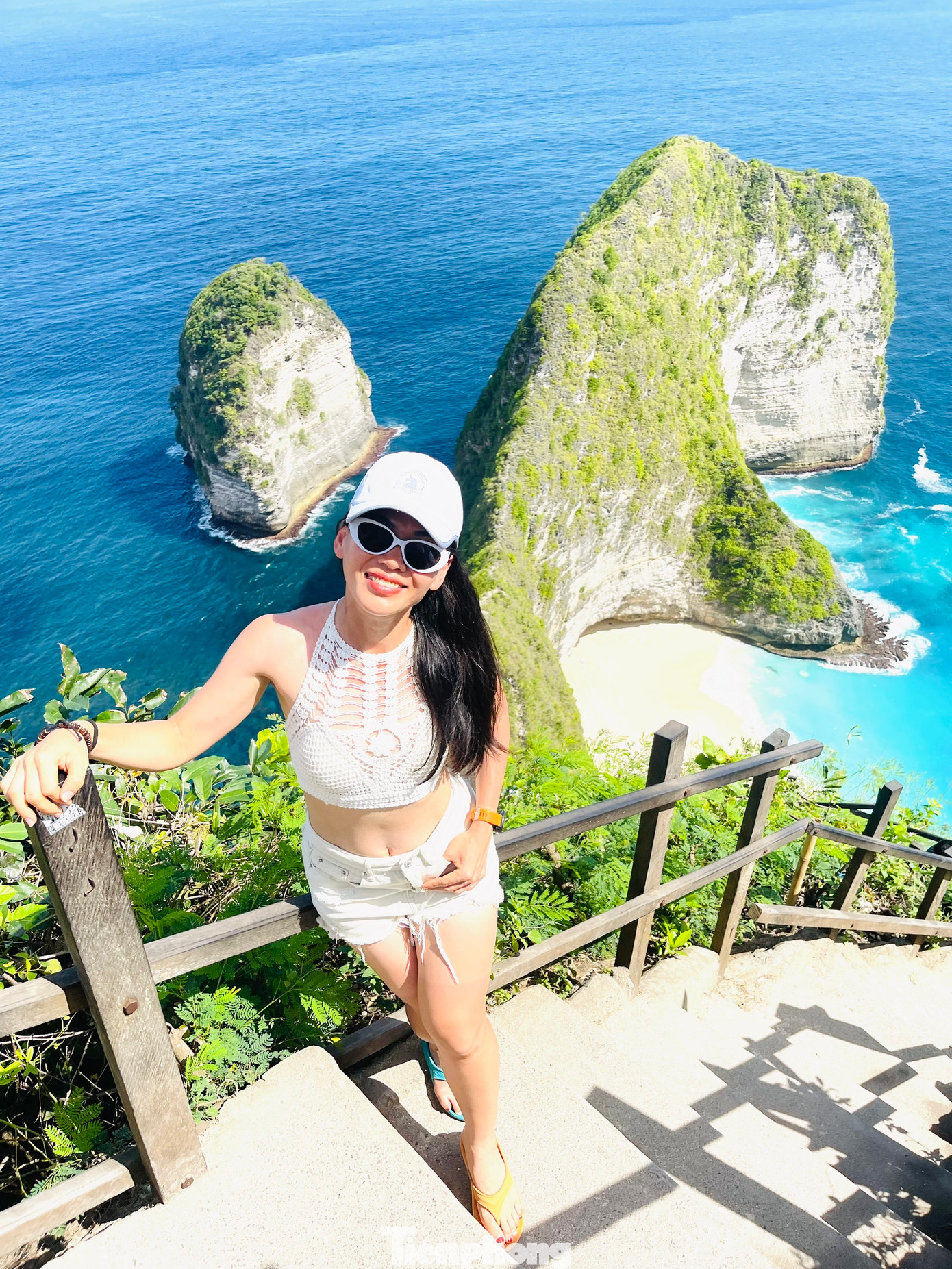 Du khách khi đến đây đều tranh thủ chọn cho mình một góc check-in ấn tượng nhất.