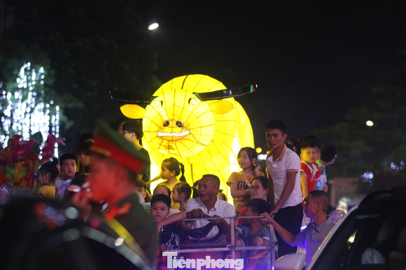 Năm 2023 là năm đầu tiên tỉnh Tuyên Quang triển khai thực hiện Đề án đổi mới tổ chức Lễ hội Thành Tuyên giai đoạn 2023 - 2025, với mục tiêu trọng tâm là xây dựng, phát triển Lễ hội trở thành sản phẩm du lịch mang thương hiệu quốc gia và quốc tế. Năm 2023 là năm đầu tiên tỉnh Tuyên Quang triển khai thực hiện Đề án đổi mới tổ chức Lễ hội Thành Tuyên giai đoạn 2023 - 2025, với mục tiêu trọng tâm là xây dựng, phát triển Lễ hội trở thành sản phẩm du lịch mang thương hiệu quốc gia và quốc tế.