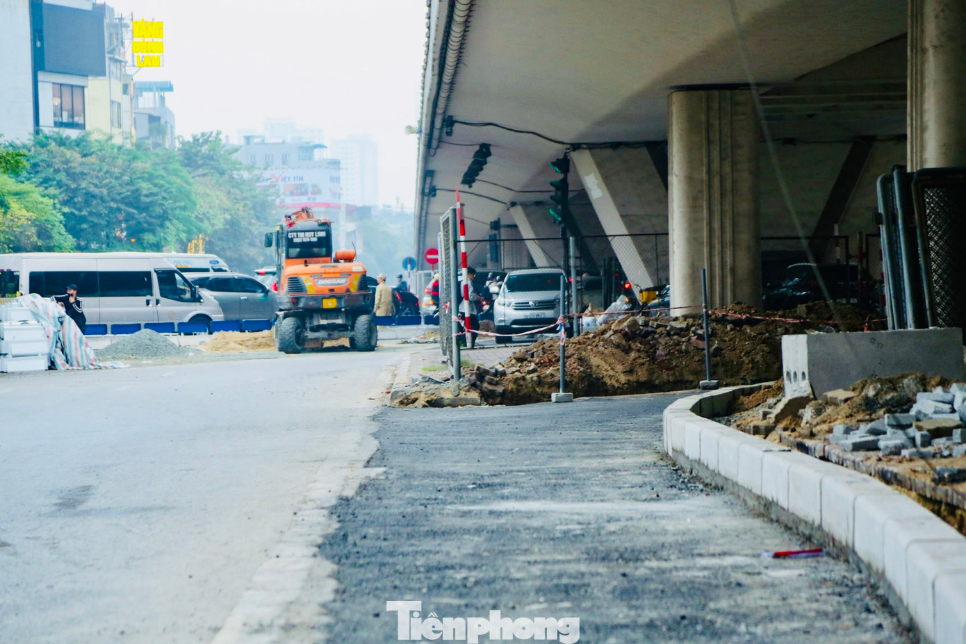 Đại diện ban Duy tu các công trình hạ tầng giao thông cho biết, quy mô đầu tư bao gồm điều chỉnh dải phân cách, đảo giao thông trong phạm vi nút kết hợp thảm nhựa bê tông cục bộ mặt đường trong nút; sơn, kẻ, đặt biển báo tổ chức giao thông.