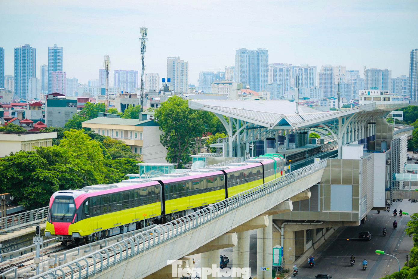 6 dự án, cụm dự án nói trên gồm: dự án Nhà ở sinh viên Cụm trường tại Khu đô thị mới Pháp Vân - Tứ Hiệp; Dự án Tiếp nước, cải tạo khôi phục sông Tích; Bảo tàng Hà Nội; Dự án tuyến đường sắt đô thị Thành phố Hà Nội (tuyến 2) đoạn Nam Thăng Long - Trần Hưng Đạo; Dự án tuyến đường sắt đô thị thí điểm Thành phố Hà Nội đoạn Nhổn - Ga Hà Nội; Dự án xây dựng hệ thống xử lý nước thải Yên Xá.