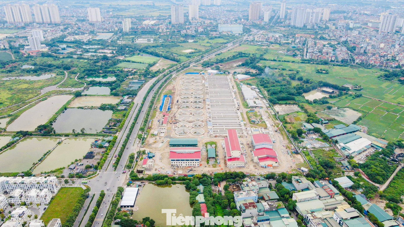 Dự án xây dựng hệ thống xử lý nước thải Yên Xá với tổng vốn đầu tư hơn 16.293 tỉ đồng hiện vẫn ngổn ngang. Dự án này được xem là một trong những dự án quy mô lớn nhất và mang tính cấp bách của Hà Nội về xử lý nước thải nhưng chậm tiến độ đã nhiều năm.