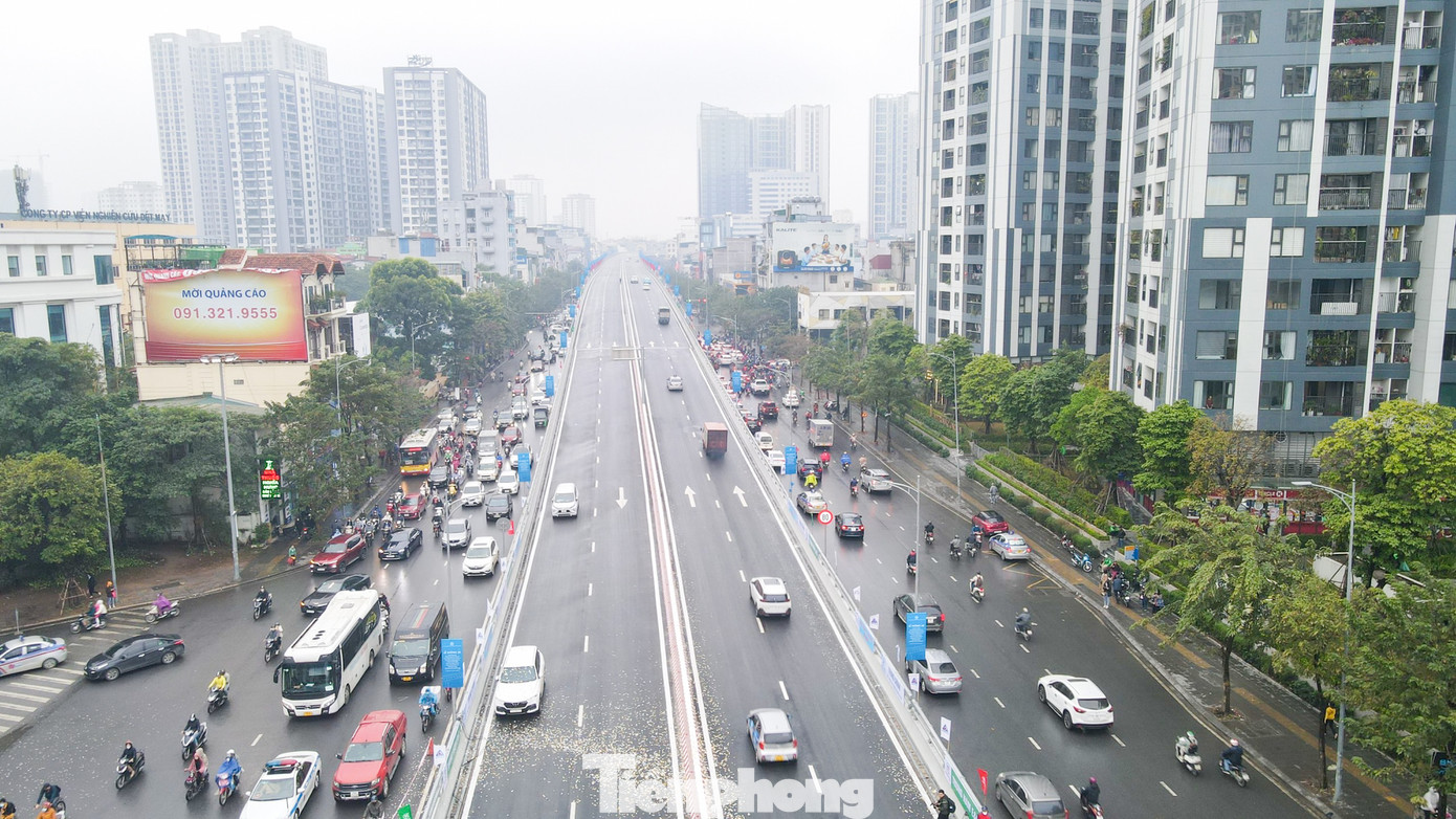 Tốc độ lưu hành cho phép đối với các phương tiện tham gia giao thông trên cầu chính là 80km/h, trên cầu nhánh là 60 km/h.