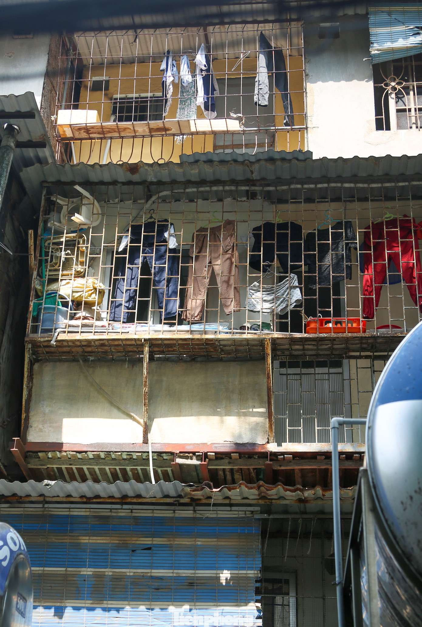 Chính thiết kế chuồng cọp “nội bất xuất, ngoại bất nhập” kiên cố này sẽ khiến công tác xử lý đám cháy gặp nhiều khó khăn nếu có hoả hoạn xảy đến.