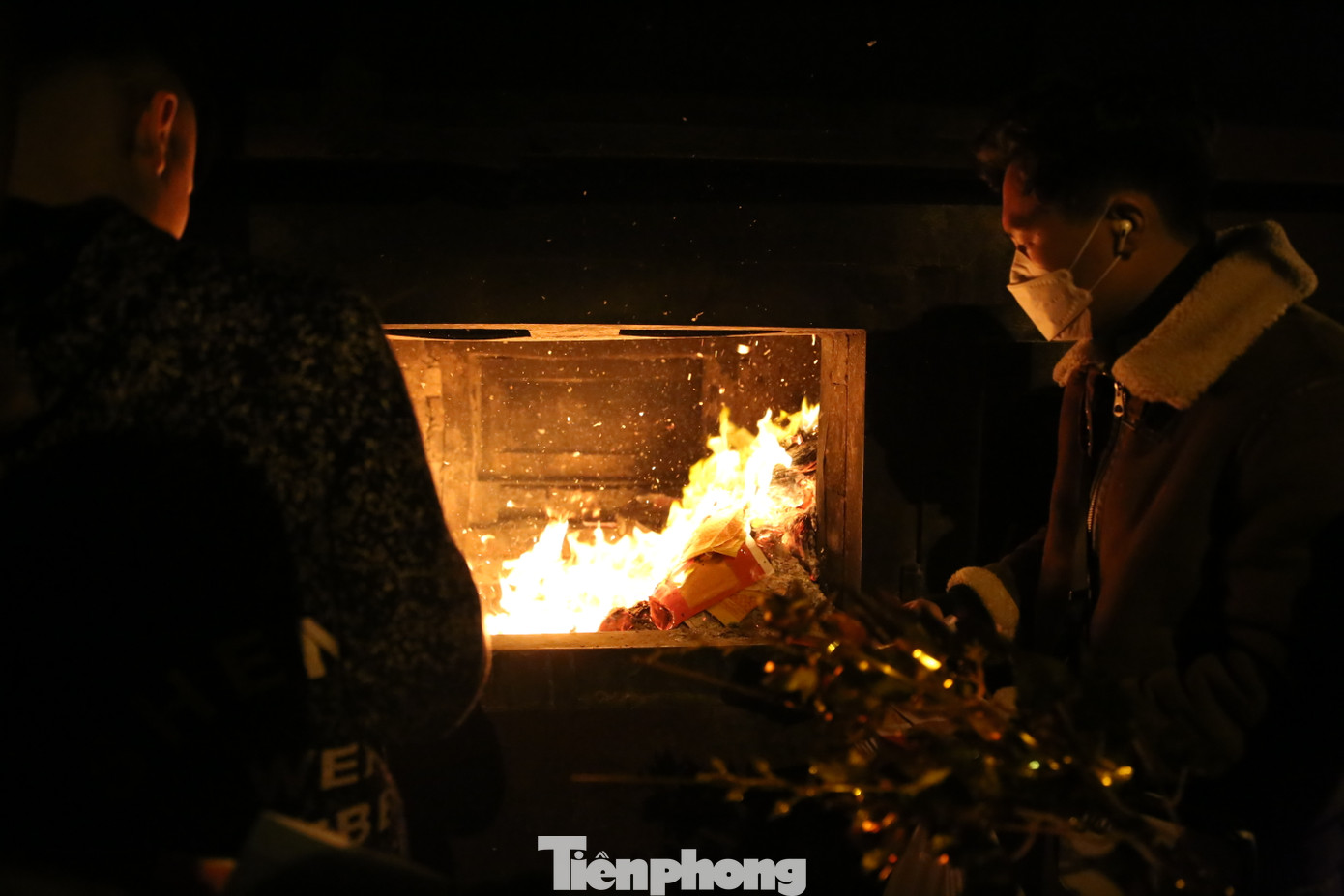 Khu hoá vàng mã đỏ lửa.