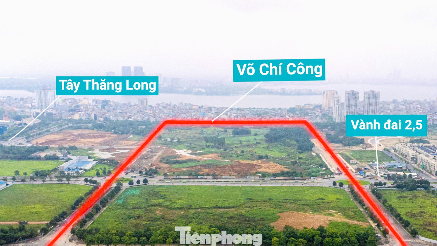 Khu Tây Hồ Tây dự kiến sẽ bố trí xây dựng trụ sở của nhiều cơ quan, ban ngành. Khu vực này tiếp giáp với đường Võ Chí Công và dự án Công viên Hữu Nghị. Khu đất này cũng đi qua đường vành đai 2,5.