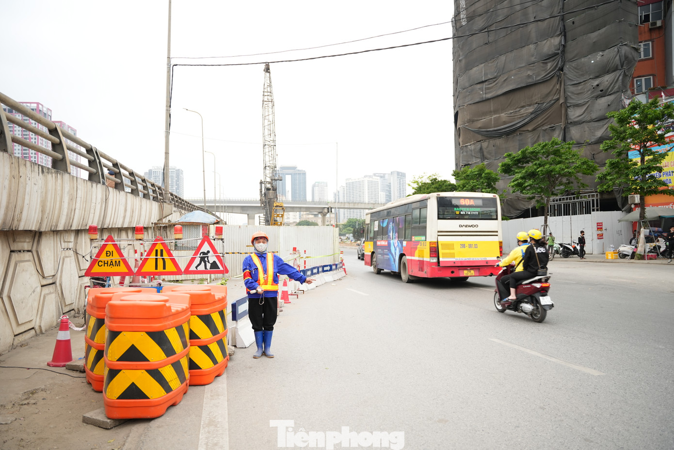 Hai đơn nguyên cầu vượt song song với cầu vượt Mai Dịch sẽ phục vụ các xe lưu thông trong nội đô. Còn lại phần cầu vượt Mai Dịch sẽ dành cho tuyến cao tốc trên cao, đảm bảo cho phương tiện chạy với vận tốc 80km/h trên toàn tuyến.