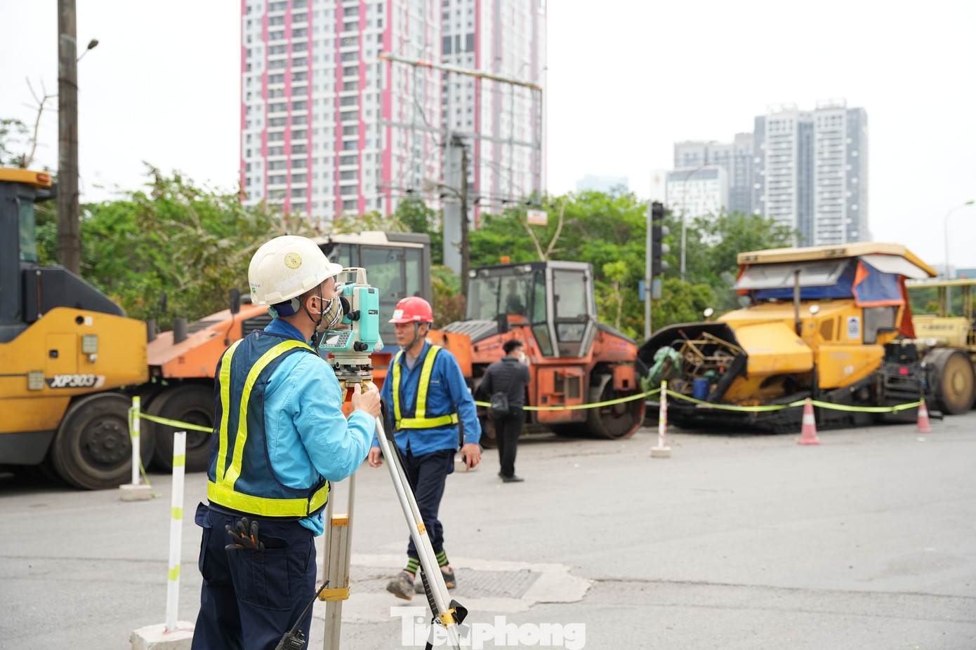 Máy móc đã được nhà thầu tập kết đầy đủ để triển khai thi công dự án.