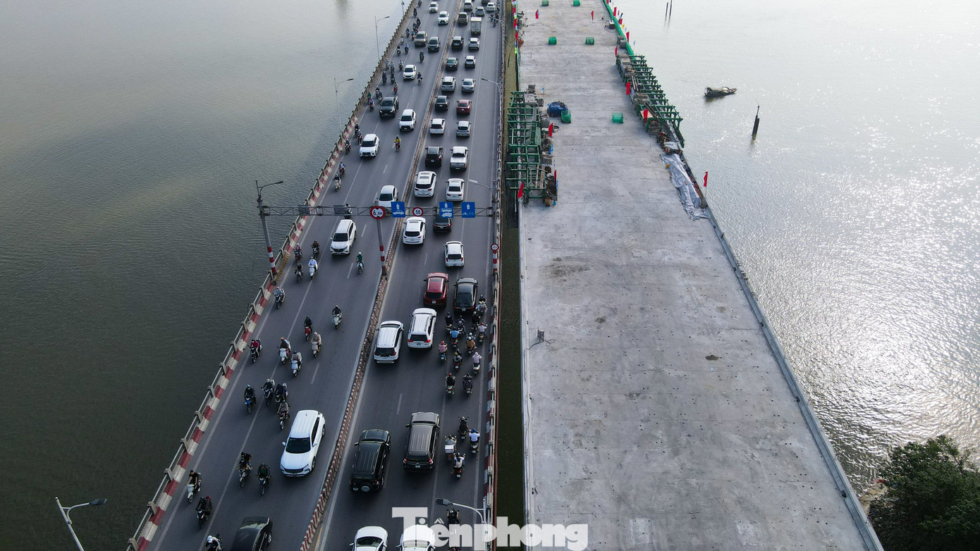 Dự án cầu Vĩnh Tuy giai đoạn 2 được khởi công xây dựng vào ngày 9/1/2021 với tổng mức đầu tư 2.538 tỷ đồng.