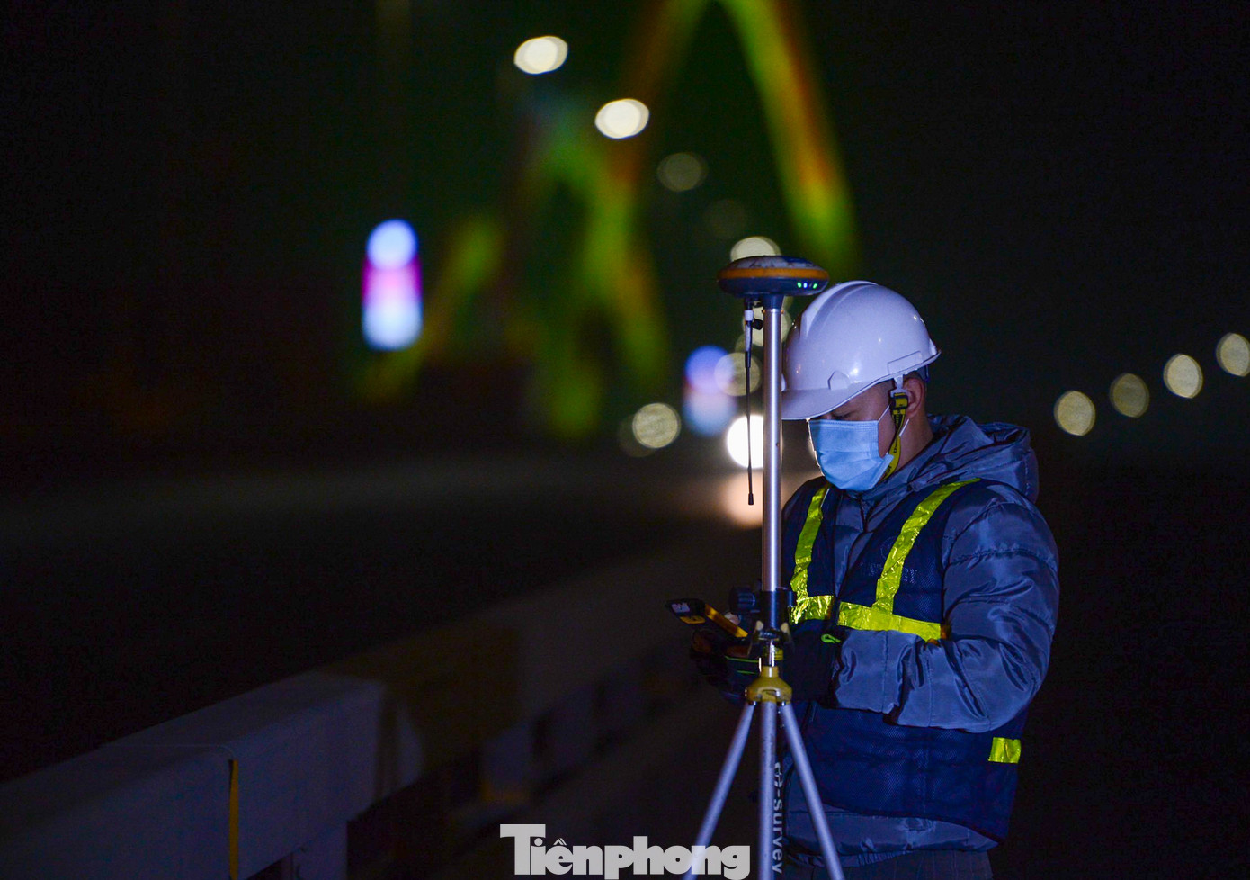 Trong quá trình kiểm định nếu xảy ra ùn tắc hoặc xe dẫn đoàn làm nhiệm vụ đi qua sẽ dỡ rào, tạm dừng kiểm định để ưu tiên cho giao thông, công tác ngoại giao.