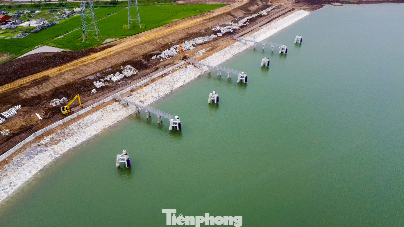 Khi dự án, công trình hoàn thành sẽ tạo điều kiện cho nhiều tàu chở container đi qua, thay vì phải tới cảng Hải Phòng và di chuyển bằng đường bộ như hiện nay.