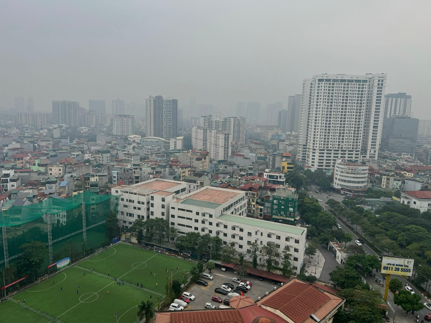 Ô nhiễm không khí tại Hà Nội cũng như các tỉnh miền Bắc được xác định bởi các nguồn từ giao thông, xây dựng, công nghiệp và hoạt động dân sinh như đốt rác, đốt rơm rạ. Ô nhiễm không khí tại Hà Nội cũng như các tỉnh miền Bắc được xác định bởi các nguồn từ giao thông, xây dựng, công nghiệp và hoạt động dân sinh như đốt rác, đốt rơm rạ.