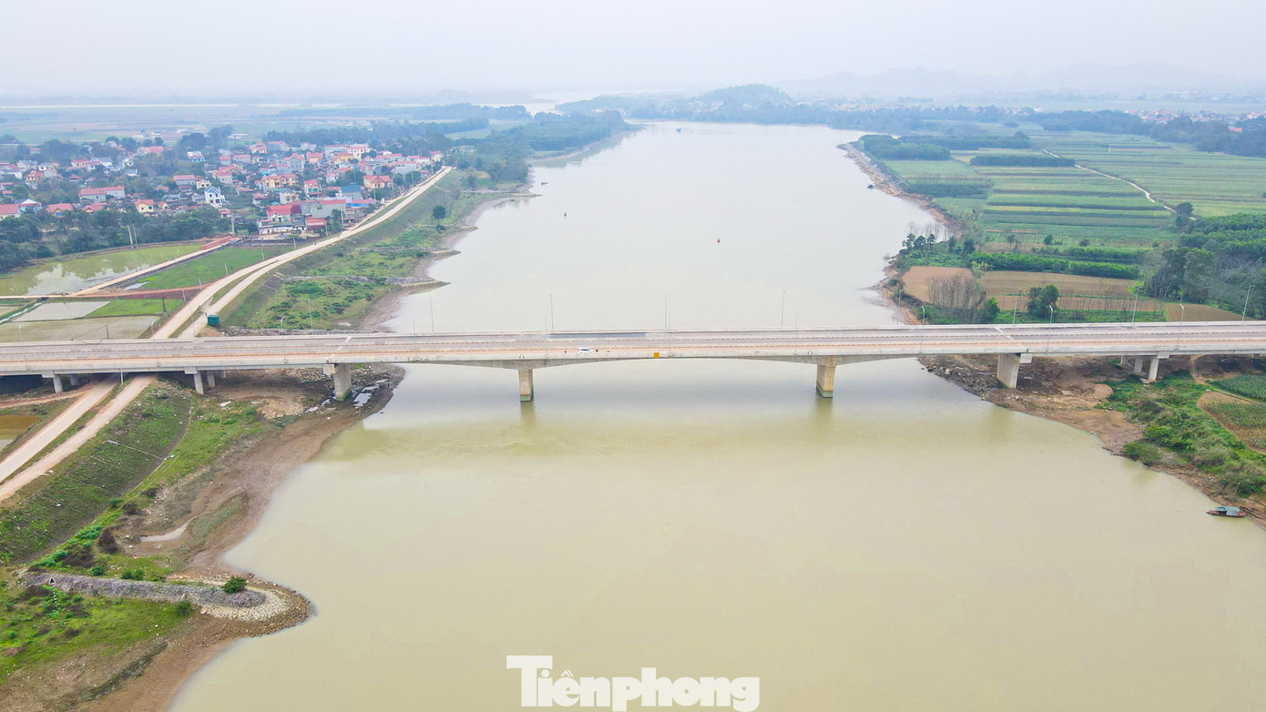 Tại hạng mục cầu Vĩnh An vượt sông Mã (Thanh Hóa) thuộc gói thầu số 13-XL, với chiều dài là 475m cũng đã cơ bản hoàn thành.