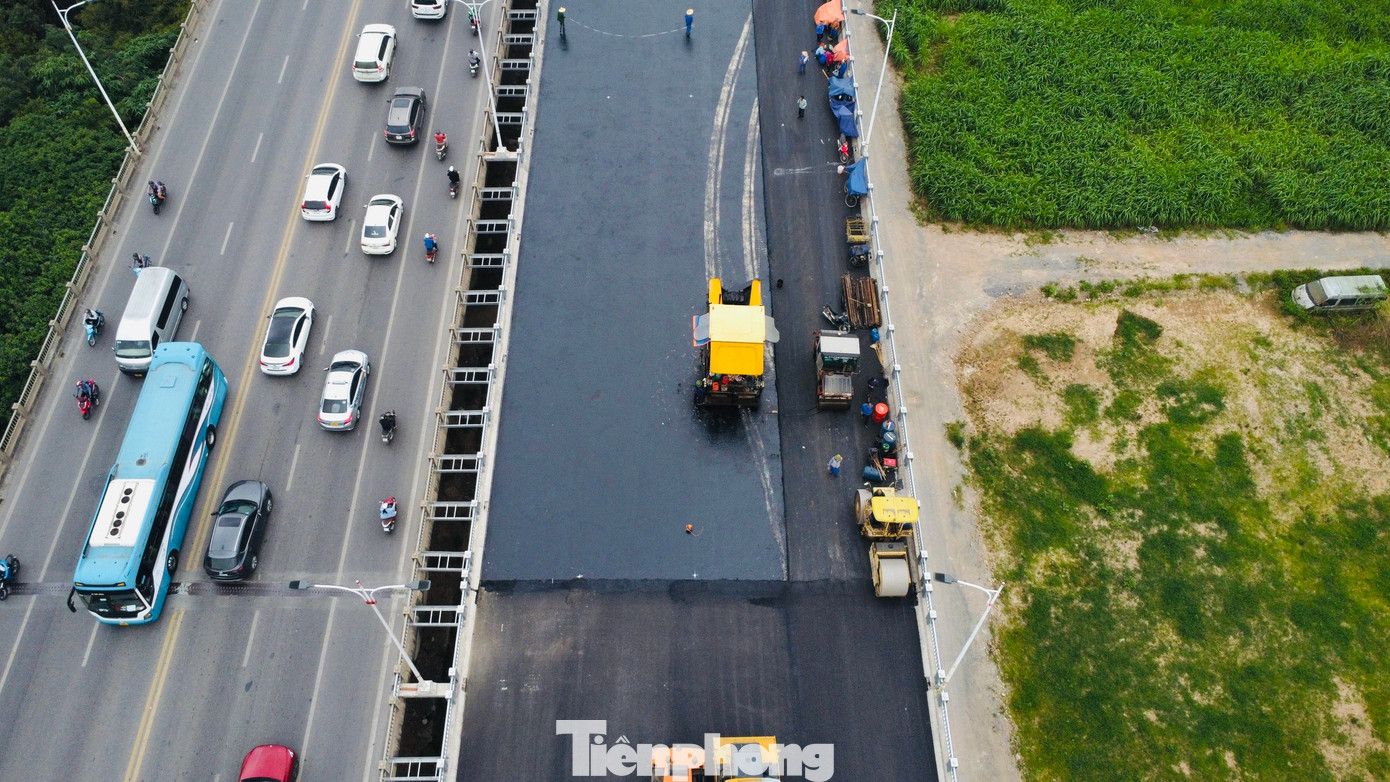 Hiện tại các đơn vị thi công đã hoàn thành 562/562 cọc khoan nhồi, 61/61 bệ thân trụ. Đối với phần cầu dẫn cũng đã xong toàn bộ kết cấu phần trên được 2.168 md.