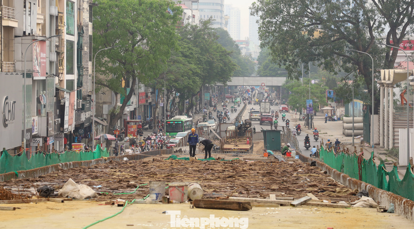 Theo tiến độ ban đầu, dự án sẽ hoàn thành, đưa vào khai thác trong tháng 6/2022. Tuy nhiên, chủ đầu tư mới đây đã báo cáo phải lùi mốc khánh thành đến quý 2/2023 do biến động giá vật liệu xây dựng và khó khăn khi di chuyển công trình cả ngầm và nổi phía đường Phạm Ngọc Thạch...