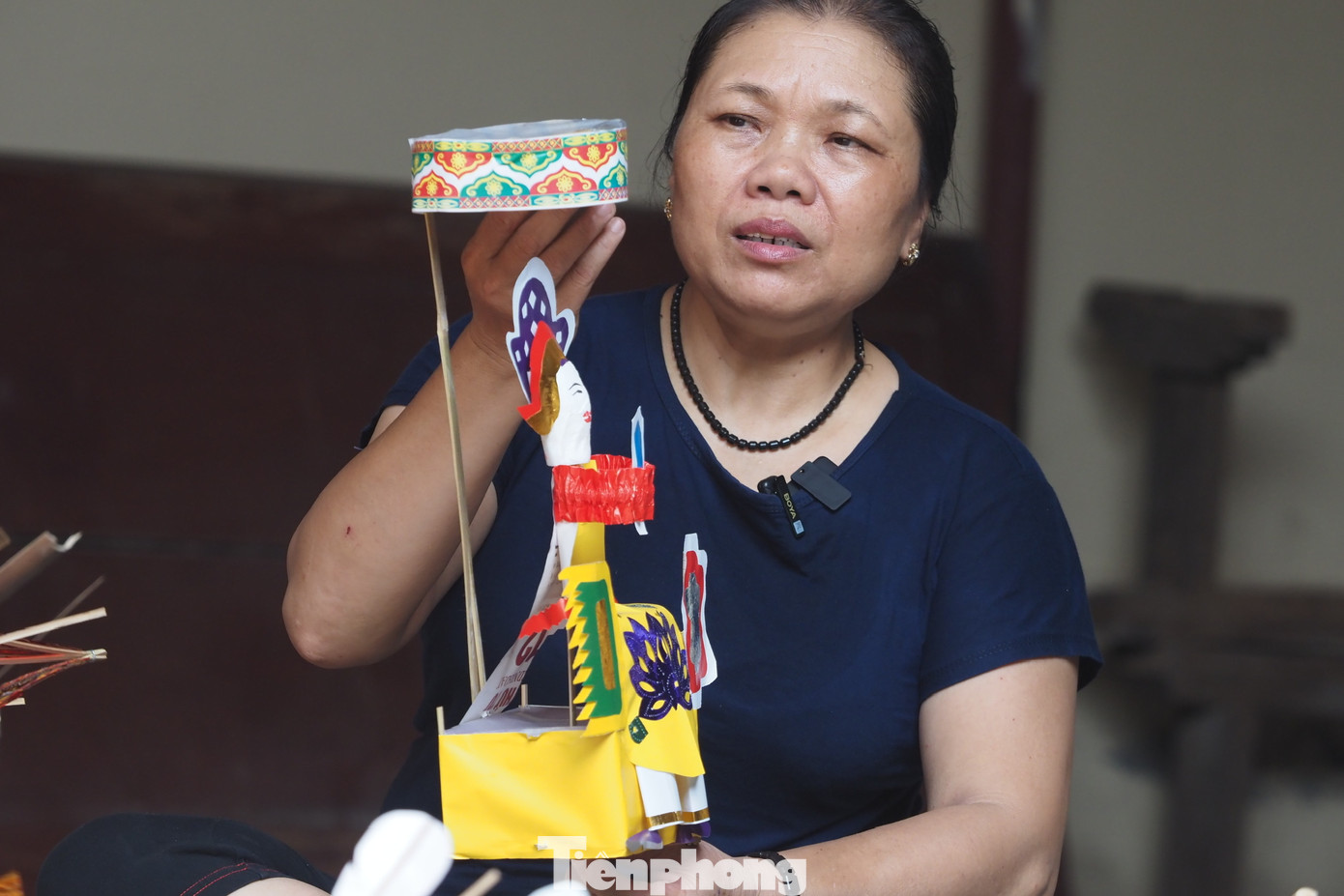 Với đồ chơi truyền thống này khéo tay thôi chưa đủ mà cần sự tỉ mỉ, kiên nhẫn trong từng chi tiết nhỏ.