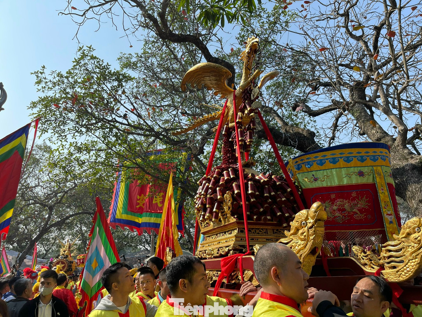 Hội rước pháo Đồng Kỵ được Bộ Văn hóa, thể thao và Du lịch công nhận là Di sản Văn hóa phi vật thể Quốc gia. Hội rước pháo Đồng Kỵ được Bộ Văn hóa, thể thao và Du lịch công nhận là Di sản Văn hóa phi vật thể Quốc gia.