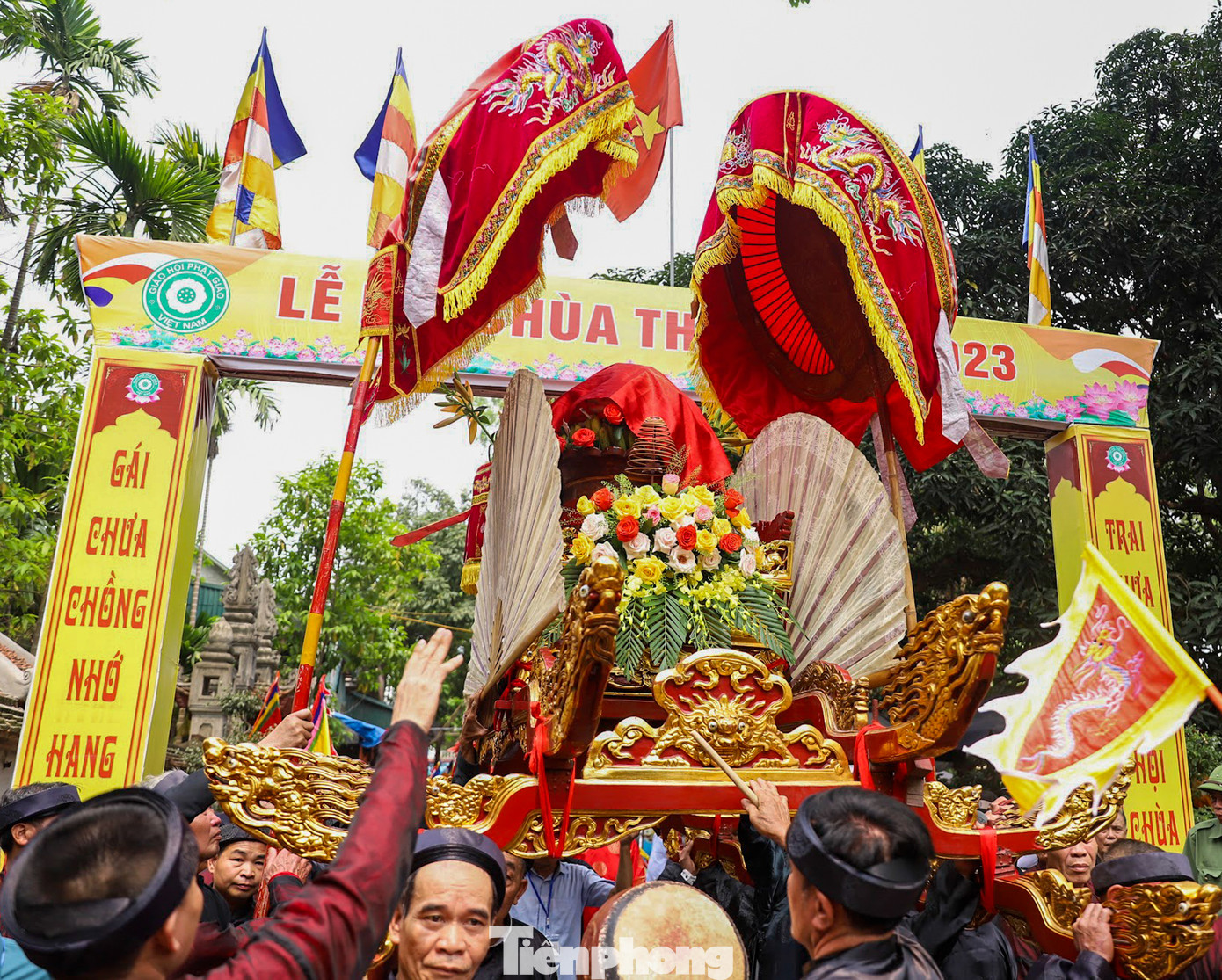 Lễ Mộc dục hay còn gọi là lễ tắm tượng. Để được chọn vào nghi lễ quan trọng này thì các bô lão phải là người có đạo đức tốt, được tín nhiệm, được người dân trong làng kính trọng, gia đình hạnh phúc.